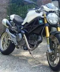 Ducati Monster 1100 - 2