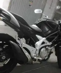 Vendo Suzuki Gladius 650cc naked nera del 2010 - 3