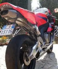 Honda CBR 1000 RR Fireblade anno 05 - 3