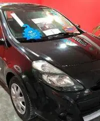 RENAULT Clio 1 . 5 DIESEL - 2011