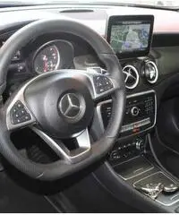 Mercedes-Benz GLA 200 d Automatic 4Matic Premium - 4