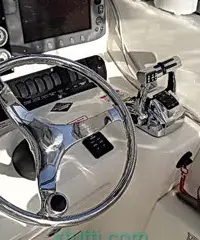 Boston Whaler Conquest 305 motori Verado due per 300 cv - 5