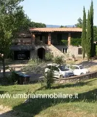 Casale in vendita vic Marsciano e Perugia