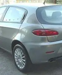 ALFA ROMEO 147 1.9 JTDM DISTINCTIVE - 2