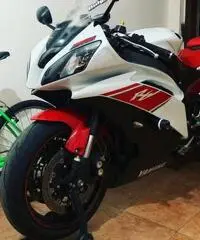 Vendo o scambio Yamaha r6