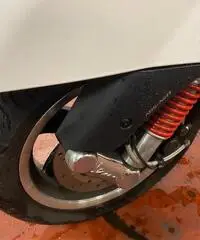 Piaggio Vespa 300 GTS - 2018 - 4