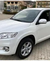 TOYOTA RAV4 2.2 D4D 4x4 DA VETRINA VERAMENTE - 2