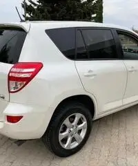 TOYOTA RAV4 2.2 D4D 4x4 DA VETRINA VERAMENTE - 4