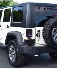 2010 Jeep Wrangler unlimited Sahara - 4