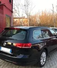 VOLKSWAGEN Passat Variant 2.0 TDI DSG Comfortlin - 2