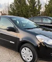 Renault clio - 2