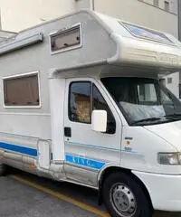 Camper mansardato Elnagh King 671