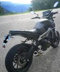 Yamaha mt-09 - 2