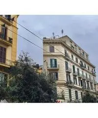 In Pieno centro di Napoli, con terrazzino - 3