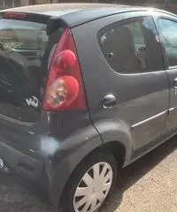 Peugeot 207 cinque porte 1.0 - 3