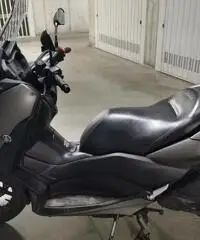 Yamaha Xmax 300