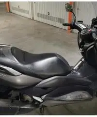 Yamaha Xmax 300 - 4