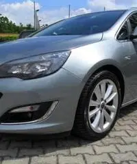 OPEL ASTRA SPORT-TOURER 1.7 CDTI "COSMO" 2012 - 4