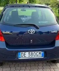 TOYOTA Yaris 1.3 benzina unico proprietario perfet - 3