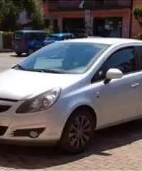 Opel corsa 1.2 gpl neo patentati