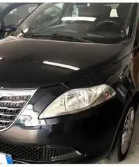 Lancia Ypsilon 1.2 69 CV 5 porte Silver - Autonavi