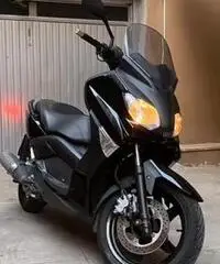 Yamaha X-Max 250