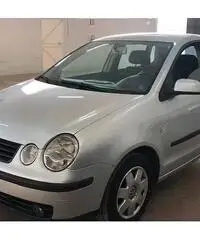 VOLKSWAGEN Polo - 2004