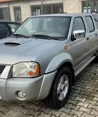 Nissan Navara 2.5 td 4x4