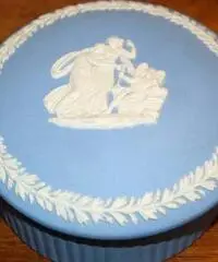 Scatola tonda ceramica Wedgwood. - Vicenza