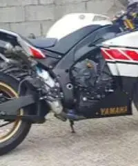 Yamaha r1 big bang - 2