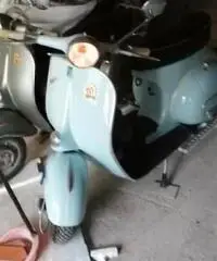 2 vespe una 50 e una 125