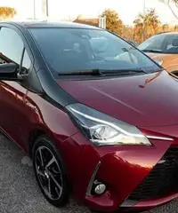 Toyota yaris 1.5 trend red edition hybrid