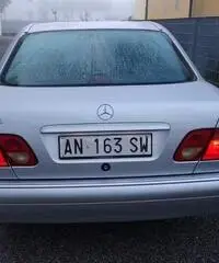 Mercedes w210 e250d - 2