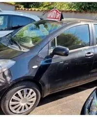 Toyota Yaris 1.0 5 porte