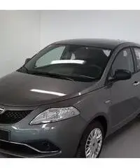 Lancia Ypsilon solo 1900km,prezzo poco trattabile